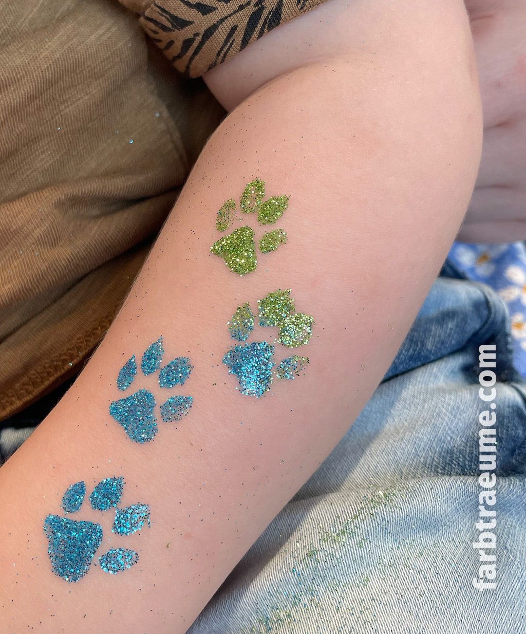 glitzer-tattoo-pfoten Glitzer-Tattoo Pfoten