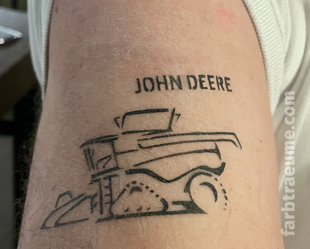 Airbrush Tattoo "Mähdrescher"