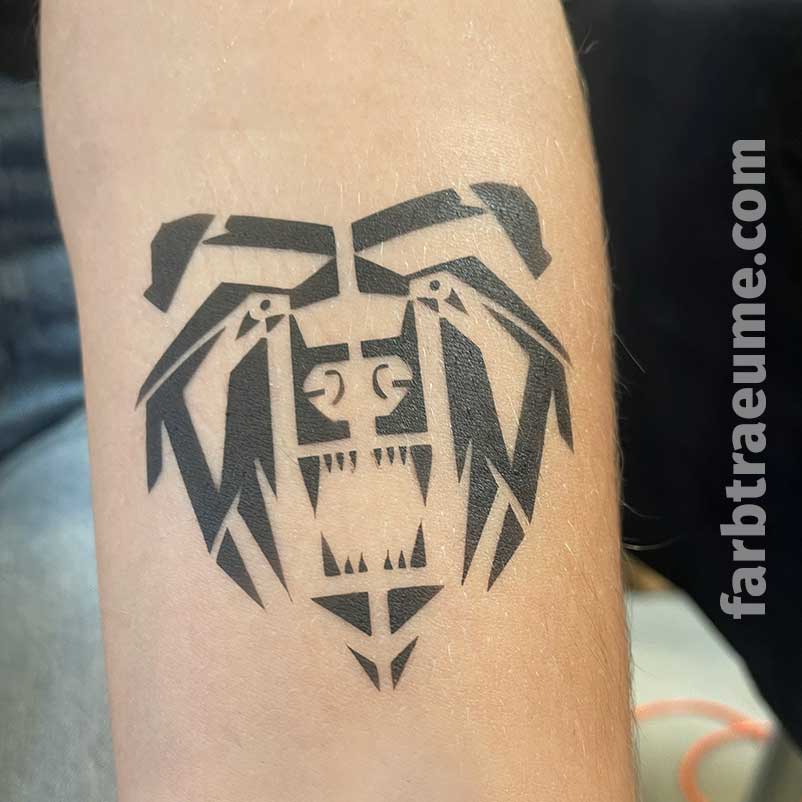 Airbrushtattoo in der Halle gesprüht
