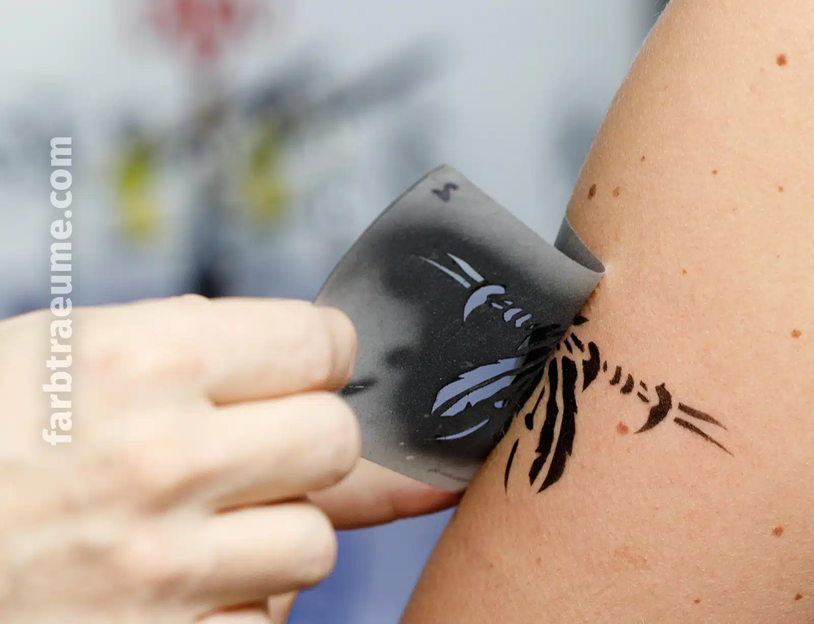 airbrush-tattoo-bei-30-grad
